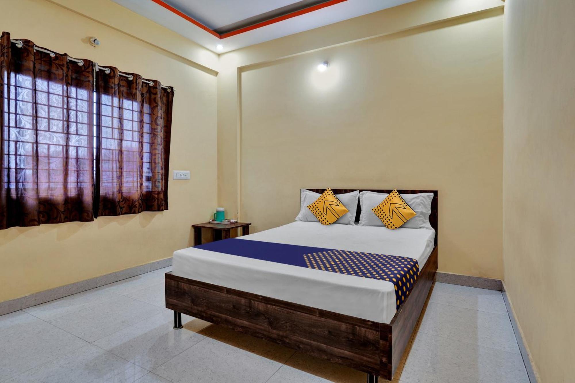 Отель Spot On Anugraha Residency Kumbalgod Экстерьер фото
