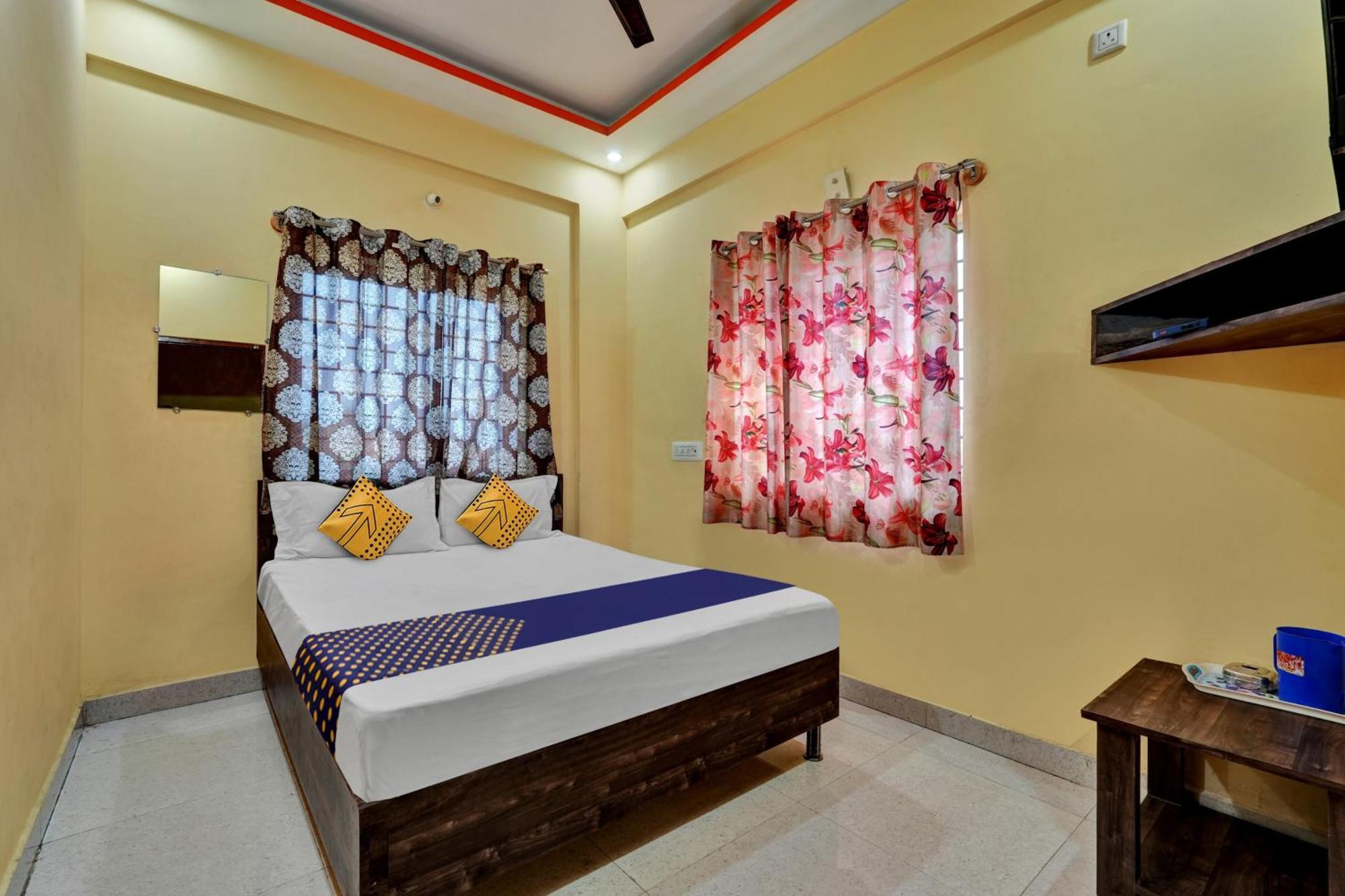 Отель Spot On Anugraha Residency Kumbalgod Экстерьер фото