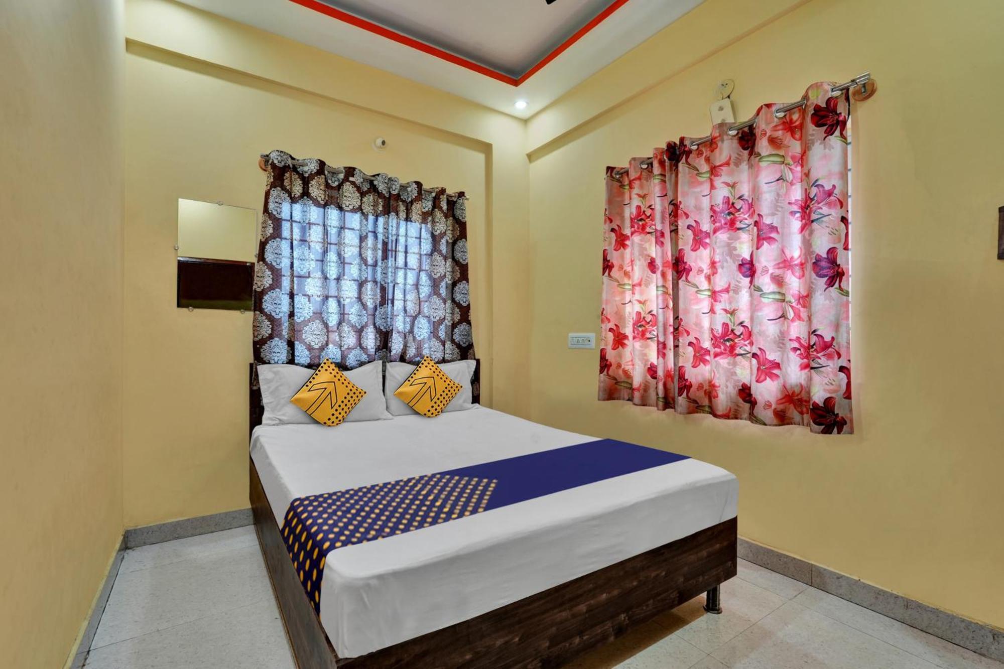 Отель Spot On Anugraha Residency Kumbalgod Экстерьер фото